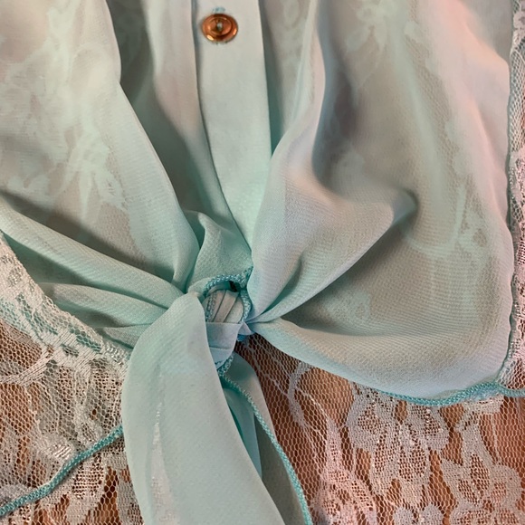 Body Central Mint Green Sheer Back Lace Button Up Tie Top NWT - Picture 8 of 12